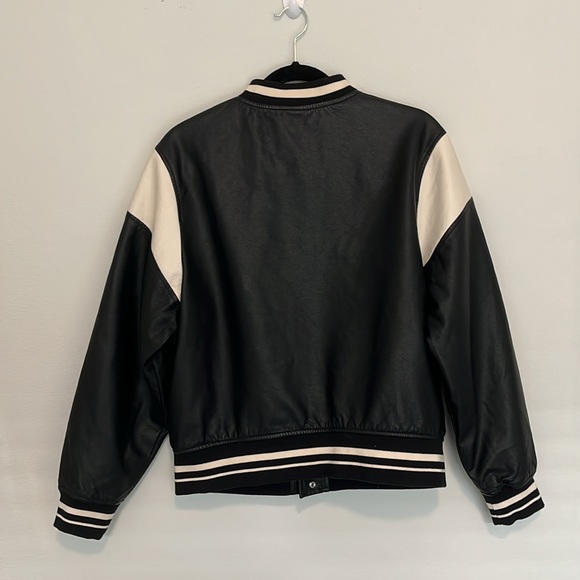 Zara jersey jacket, in a black and tan color. The size is a 13-14 (size small). - Picture 6 of 7